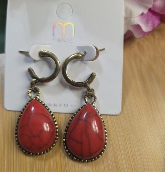 Red Beaded Jewelry Set - Picture 2 of 4